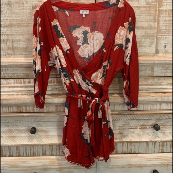 Tobi Floral Romper - Picture 1 of 3